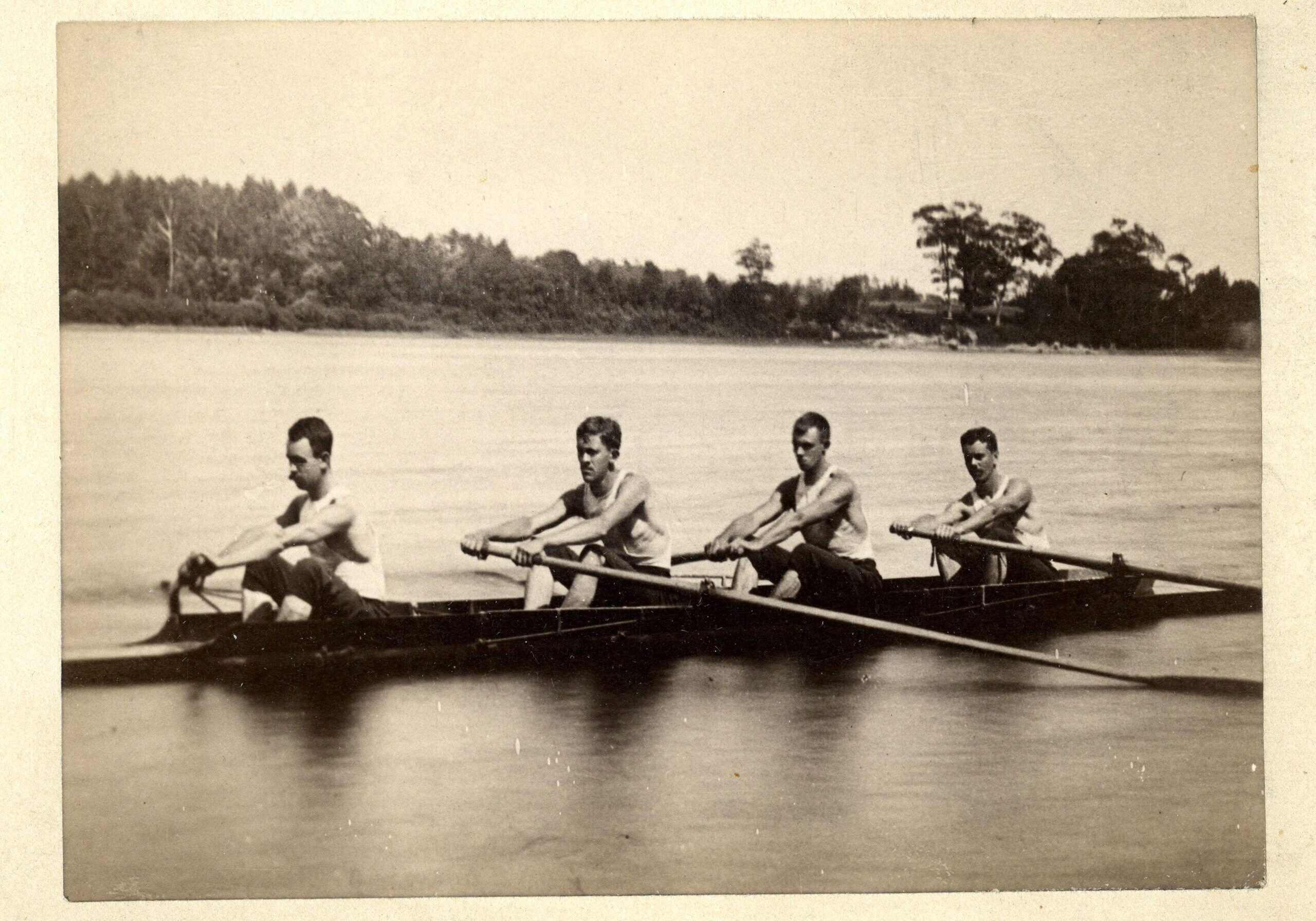 Bowdoincrewpracticing-ca 1890